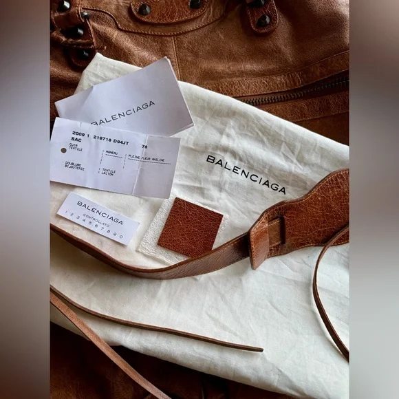 Balenciaga Classic Arena Y2K Leather Tote - Picture 5 of 15